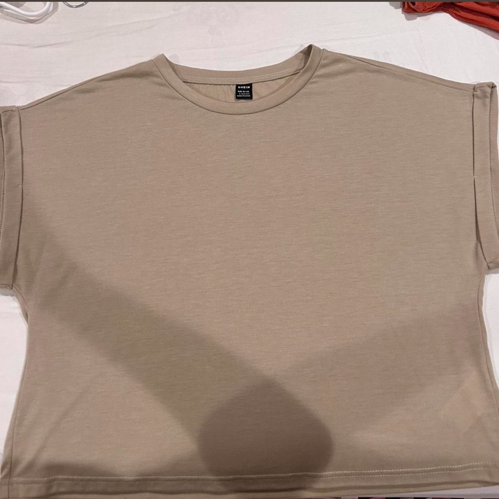 Women Tan cropped tee WORN ONCE